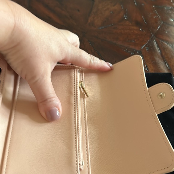 Chanel caviar medium flap wallet in light pink - Picture 4 of 8